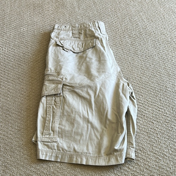 CSG Champs Sports Gear Hiking Shorts with Snap & Zipper Pockets - Picture 2 of 3